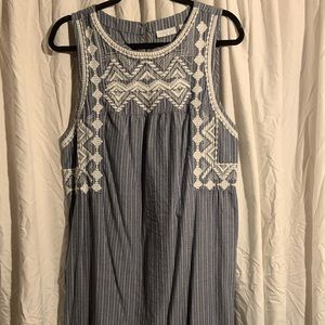 Linen dress with embroidery